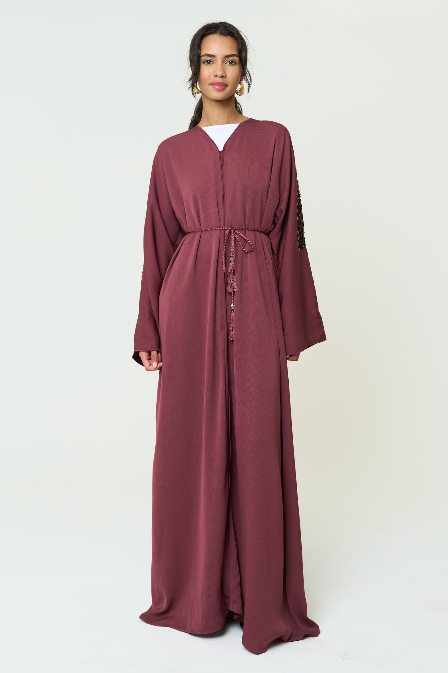 Abaya Tesneem