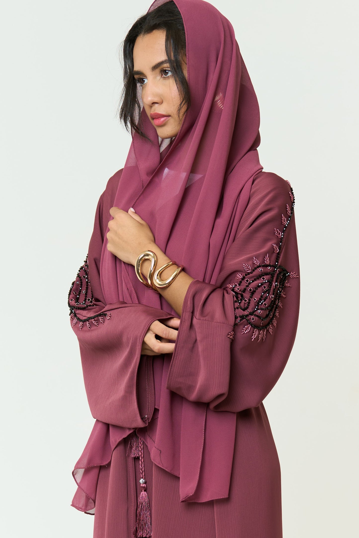 Abaya Tesneem