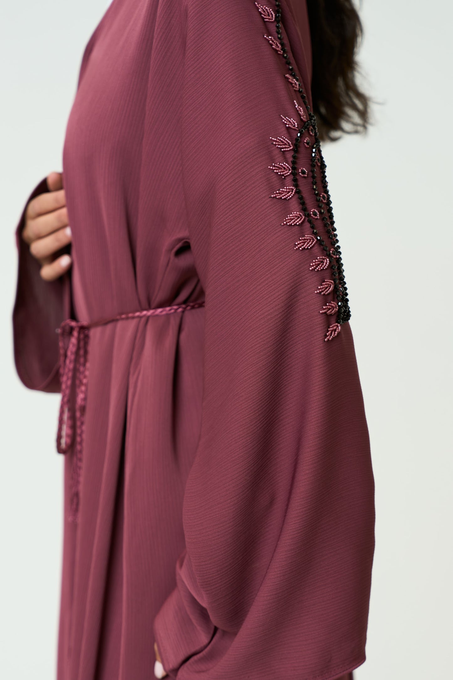 Abaya Tesneem